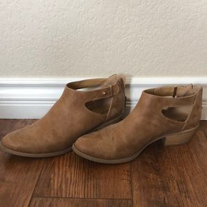 like new tan ankle booties
